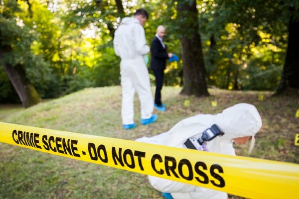 how do you become a crime scene investigator