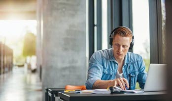9 Ways to Find Scholarships for College